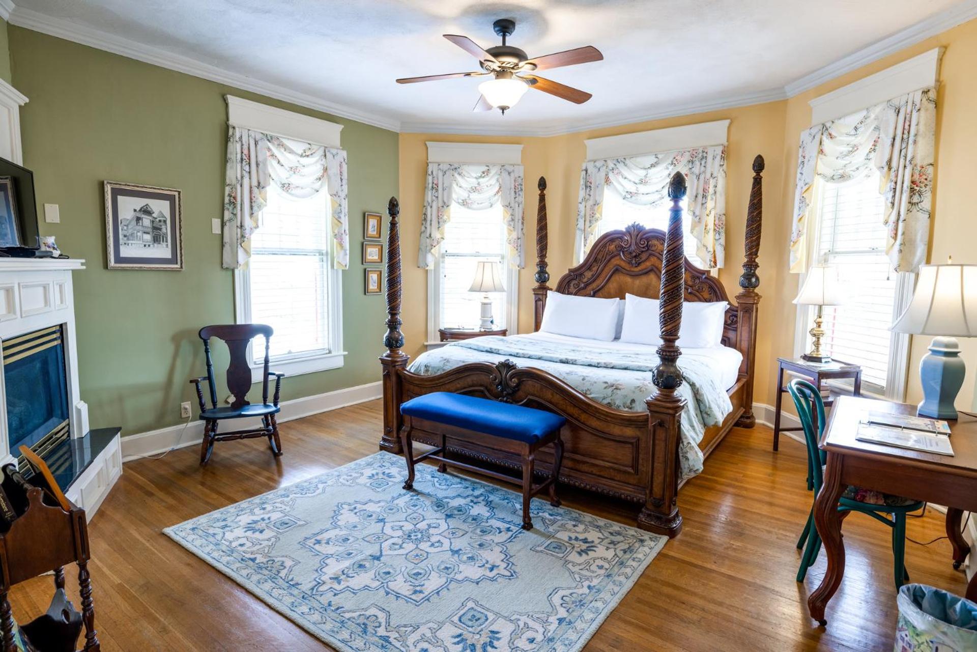 King Room,1539384199:JPEG