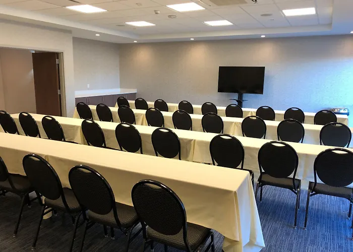 Holiday Inn Express & Suites - Springfield North By Ihg